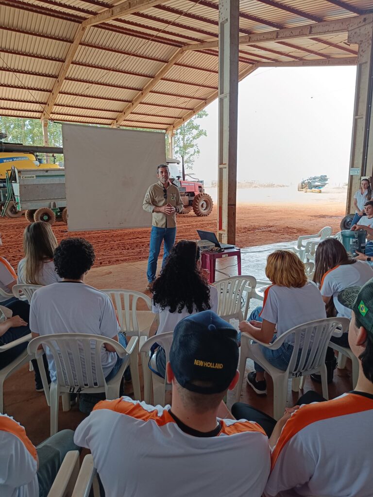 Alunos do Colégio CELQ vivem experiência única na Fazenda Sertãozinho