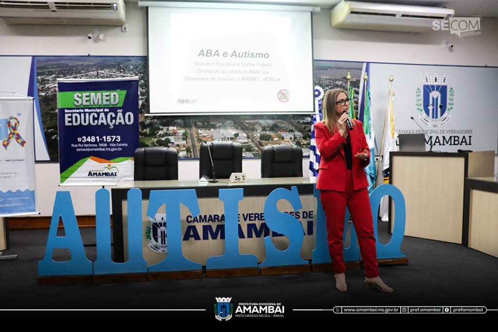 Todos os profissionais da educação de Amambai participam de curso sobre ABA